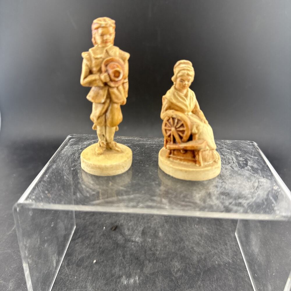 Vintage Sebastian Miniatures John & Priscilla Alden Figurines PW Baston
